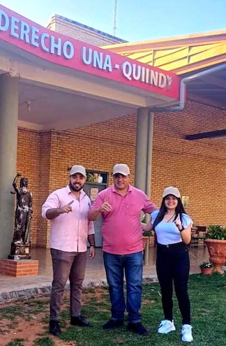 Las nuevas autoridades del Centro de Estudiantes están integradas por el vicepresidente primero, Alan Zaracho; el presidente, Jorge Ricardo Dígalo Leguizamón; y la vicepresidenta segunda, Silvia Santacruz.