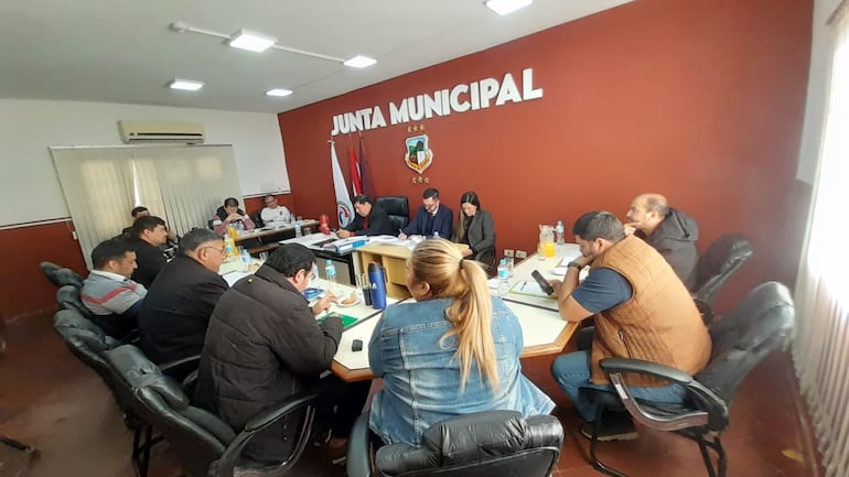 Junta Municipal de Ñemby aprobó un segundo pedido de intervención de la administración de Tomás Olmedo.