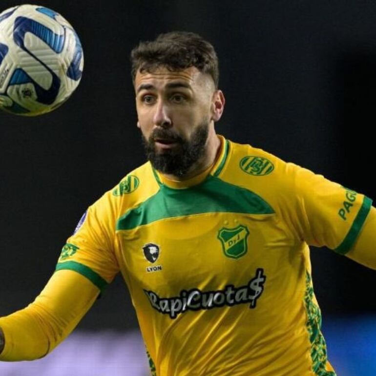 Lucas David Pratto (34 años) es el delantero argentino que ficha Olimpia. Viene de Defensa y Justicia, pero con un largo recorrido detrás de la pelota.