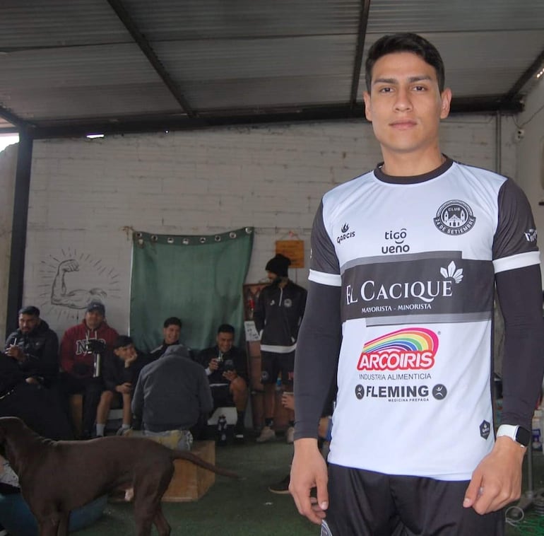 Rocco Sebastián Vidal Obregón (22 años), una de las incorporaciones del 24 de Setiembre de Areguá para el tramo final de la Primera División B, la tercera categoría del fútbol paraguayo.  @Ireneomora