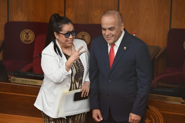 Norma Aquino junto con Basilio Núñez.