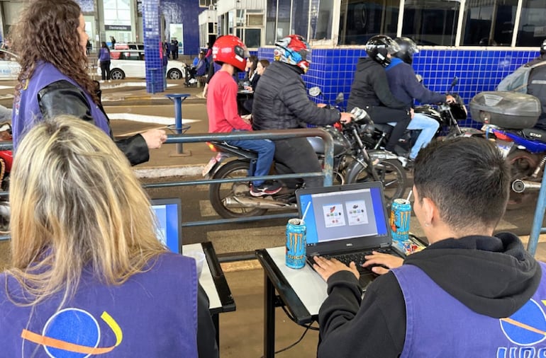 La encuesta arrancó este mediodía y se extenderá hasta el próximo lunes.