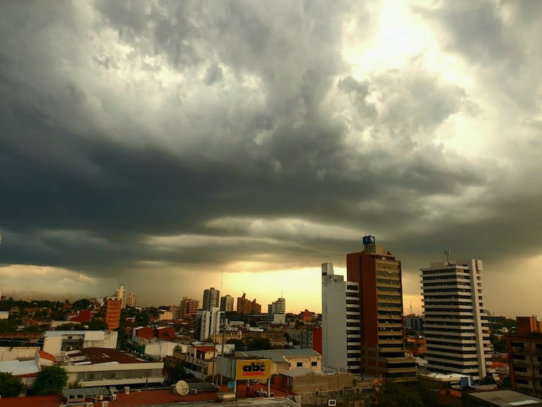 Se prevén más lluvias y tormentas para este martes.