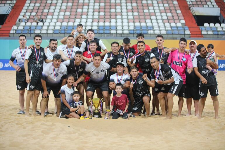 El 13 de Junio de Areguá, que se proclamó campeón de la Segunda Etapa de la Superliga 2024.