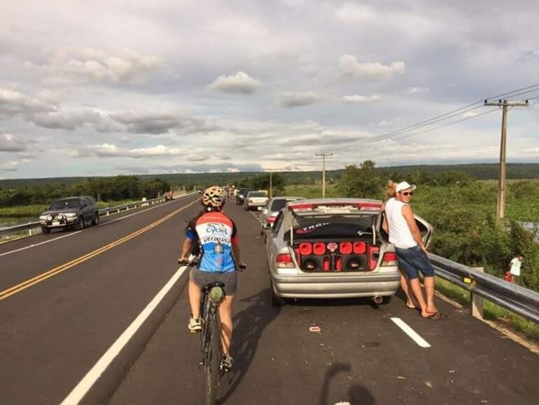 Ruta Luque- San Bernardino es un peligro para los vecinos en temporada ante la falta de controles a la velocidad y el respeto a las normas de tránsito.