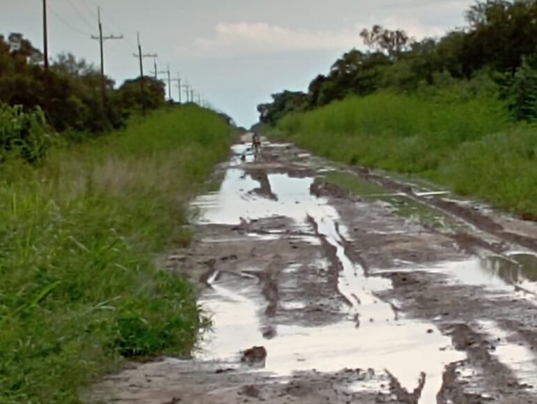 Así se encuentra el camino para llegar a Bahía Negra.