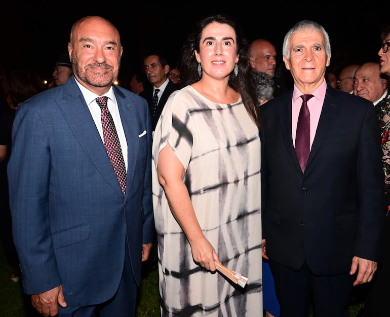 Pierre-Christian Soccoja, embajador de Francia, Carmen Castiella Ruiz de Velasco y Juan Manuel Nungaray, embajador de México.