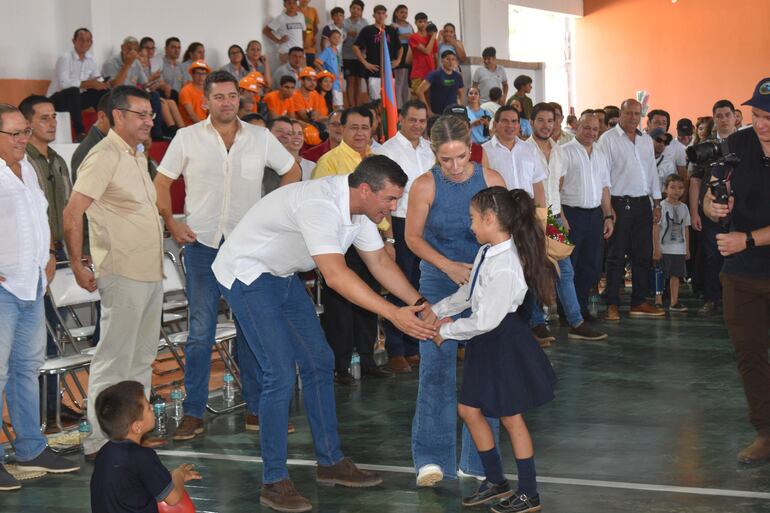 El presidente de la nación Santiago Peña visitó San Pedro y prometió varias obras