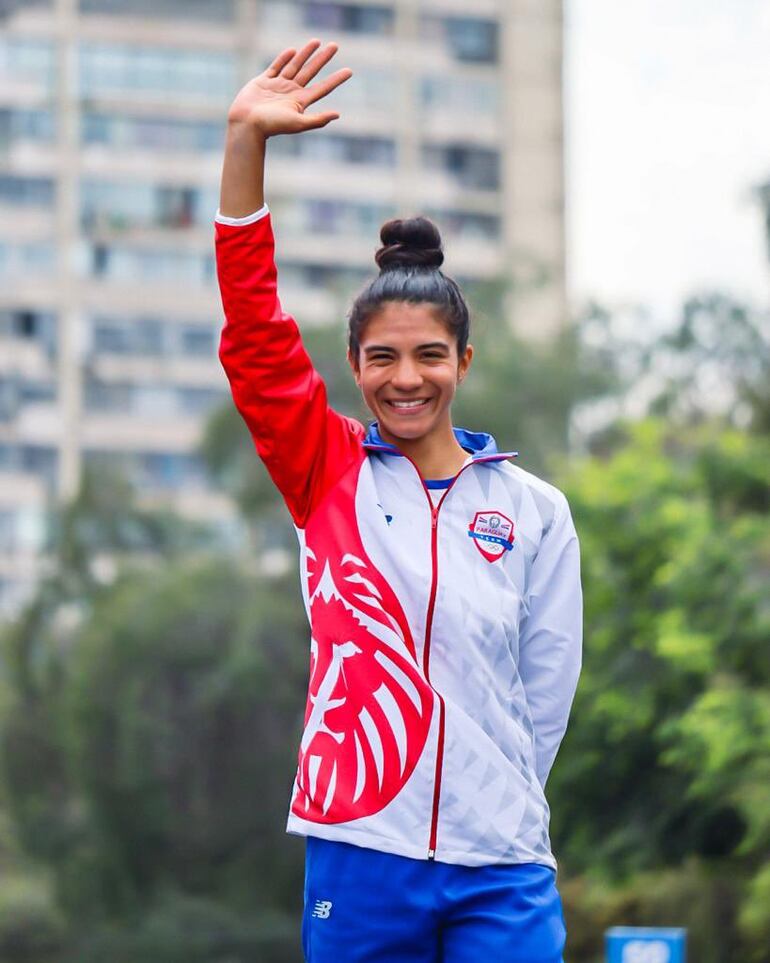 Agua Marina Espínola, celebrando la medalla de bronce para el Team Paraguay en los Juegos Panamericanos.