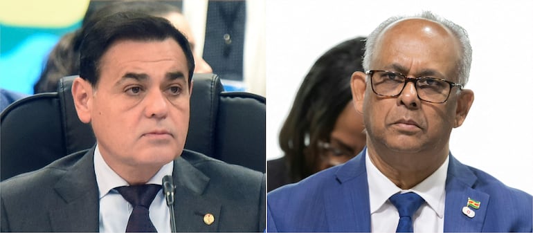 El ministro de Exteriores de Paraguay, Rubén Ramirez Lezcano (i) y el jefe de la diplomacia de Surinam Albert Ramdin.