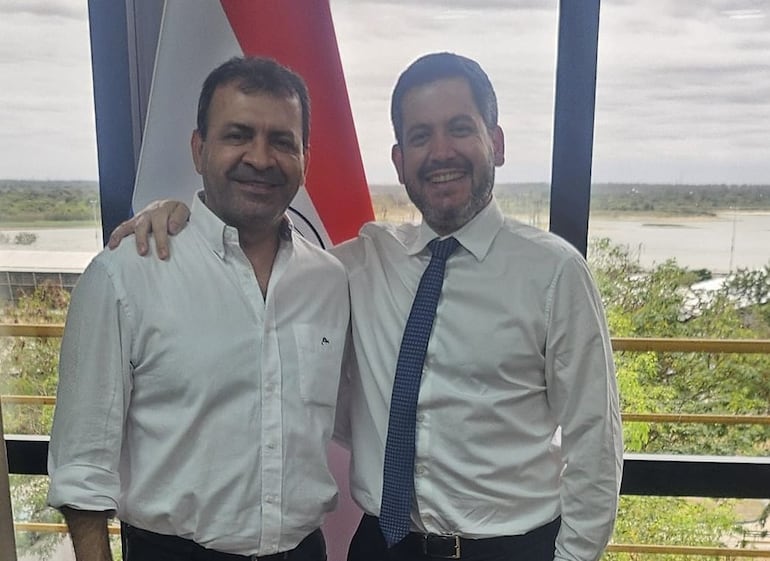 Diputado MIguel del Puerto junto al presidente de la Cámara Baja, el también cartista Raúl Latorre.