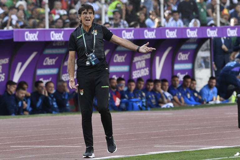 El argentino Gustavo Costas, entrenador de Bolivia.