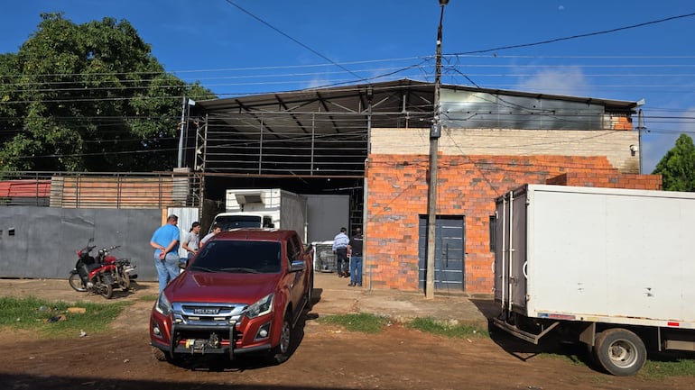 El depósito de la conocida pizzería operaba sin ningún tipo de carteles, a puerta cerrada, de una forma totalmente insalubre.