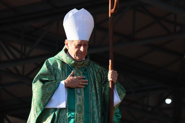 Monseñor Ricardo Valenzuela presidió la misa en el santuario Nuestra Señora de los Milagros de Caacupé.