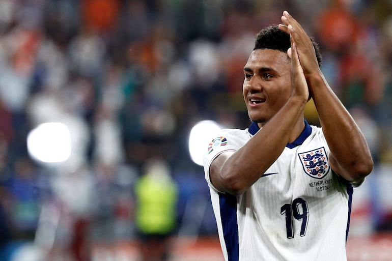 Ollie Watkins, jugador de la selección de Inglaterra, celebra el gol en el partido frente a Países Bajos por las semifinales de la Eurocopa 2024 en el Signal Iduna Park, en Dortmund, Alemania.