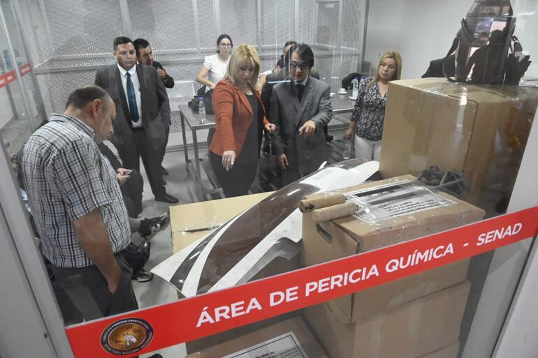 Apertura de una caja fuerte en el marco del Operativo A Ultranza.