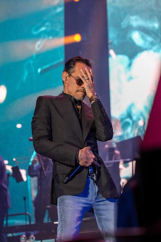 El cantante Marc Anthony durante su concierto en Santo Domingo, República Dominicana, este sábado.