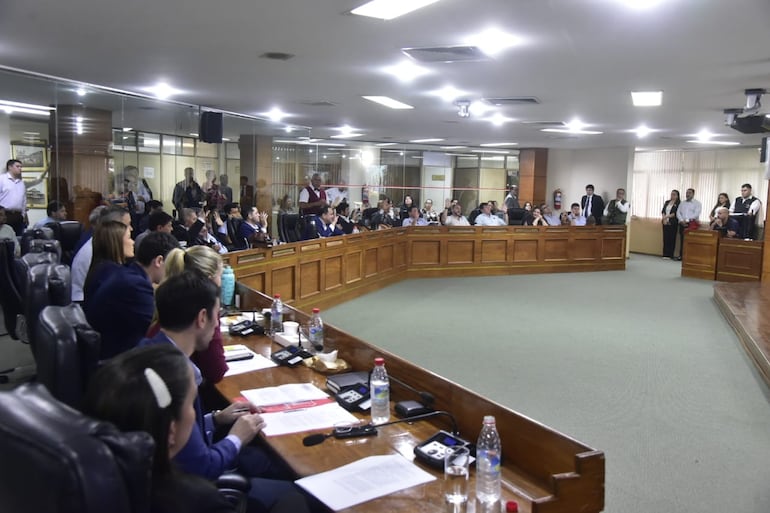 Concejales sesionaron hoy par aprobar la rendición de cuentas y blanquear a Nenecho Rodríguez