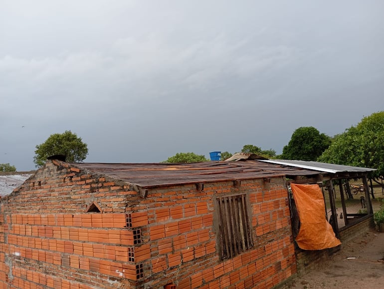 Casas destechadas por temporal registrado este jueves en Concepción.