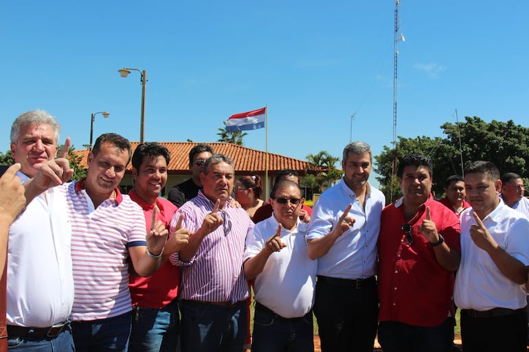 Imagen de archivo: Óscar Tuma, Eulalio "Lalo" Gomes, Mario Abdo Beníez y otros colorados.