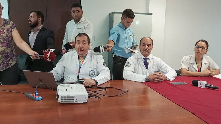 Presentan la instalación de sistema de purificación de espacios hospitalarios.