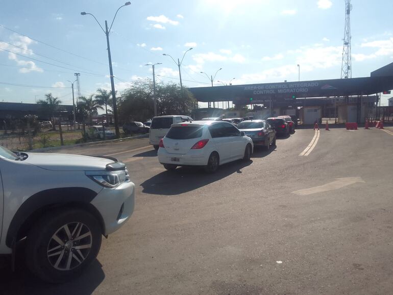 Fotografía del puesto de Control Migratorio en Puerto Falcón, en la frontera con Argentina. Hoy el movimiento migratorio es muy bajo, pese a la Semana Santa.