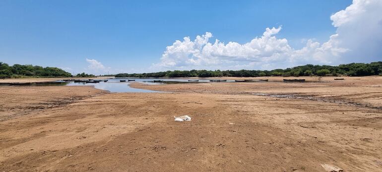 De esta manera se encuentra el cauce del río Tebicuary, en la zona de Villa Florida, Misiones.