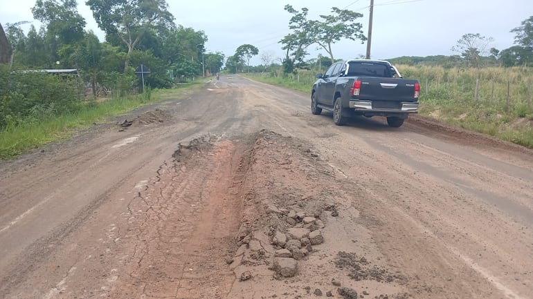 Pese a los casos de accidentes y manifestaciones no se mejoran las vías en San Pedro