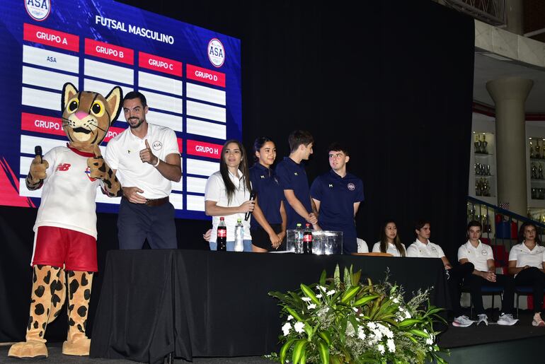 Ayer, en el polideportivo del ASA, se realizó el sorteo de los grupos en las diferentes disciplinas.