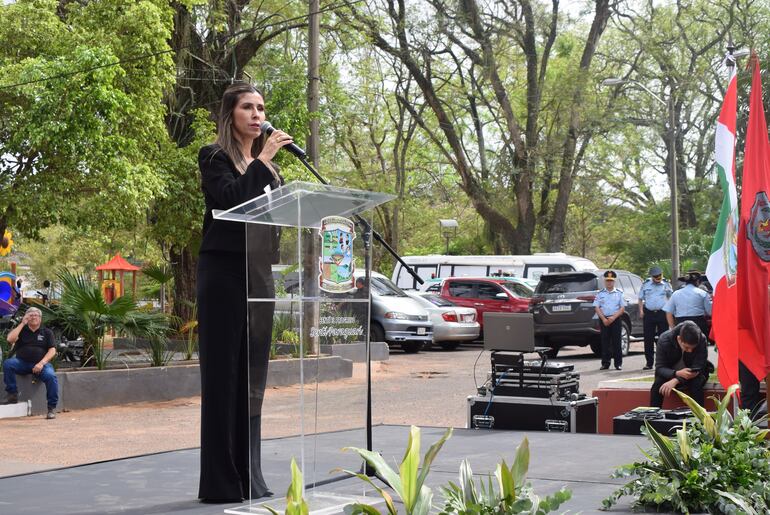 Gobernadora Norma Zárate de Monges  (ANR-HC).