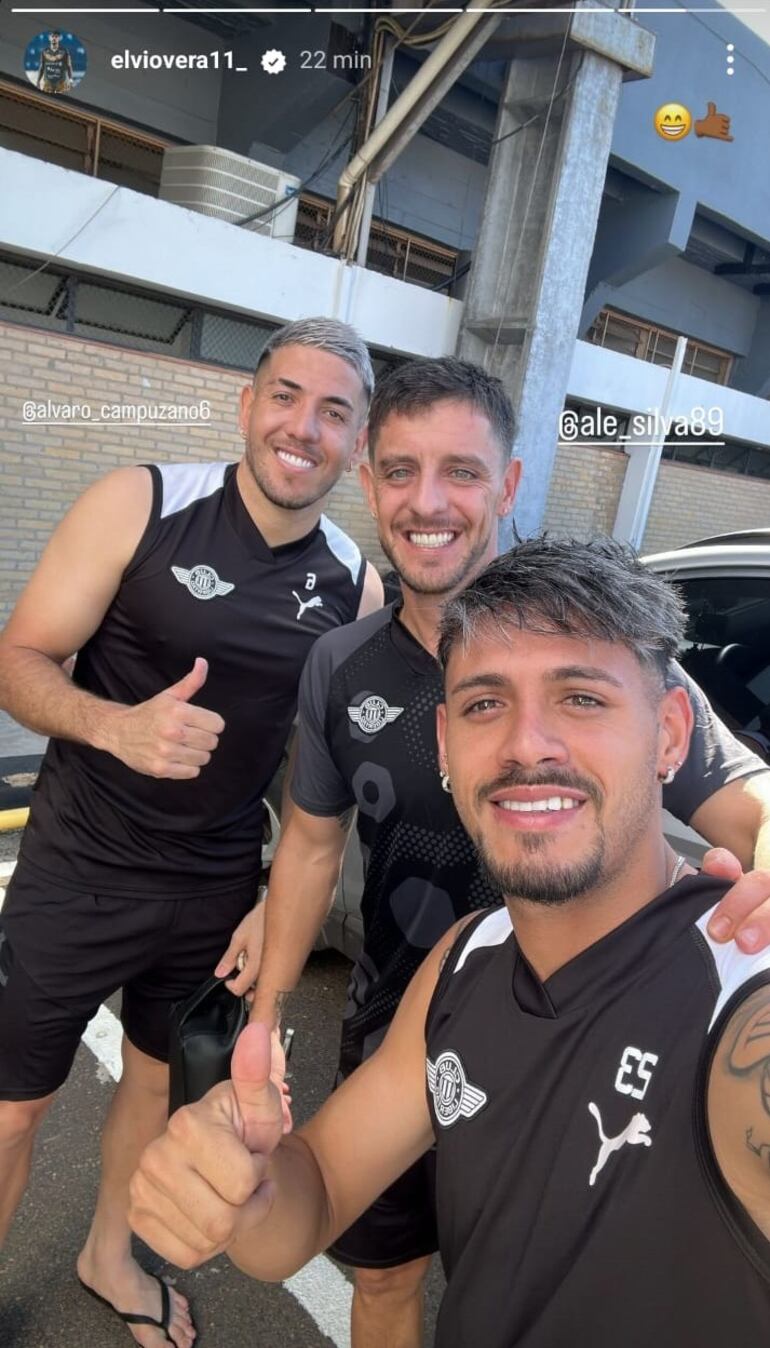 Álvaro Campuzano, Alejandro Silva y Elvio Vera, durante un entrenamiento con Libertad.