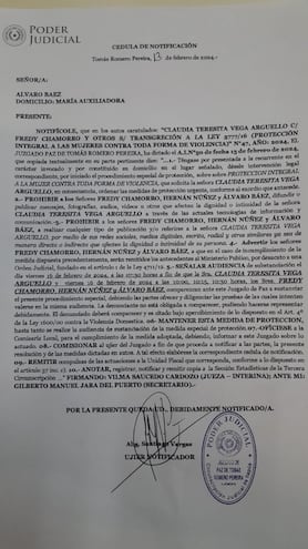 Notificación emanada del Juzgado de Paz de Tomás Romero Pereira donde se prohíbe a tres periodistas hablar sobre la directora del centro de salud local.