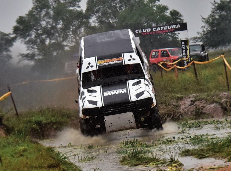 Junior Balbuena y Guido Vargas estarán compitiendo con la Mitsubishi Montero.