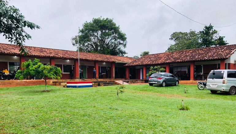 
Local escolar Nuestra Señora de la Asunción del distrito de Guayaybí.