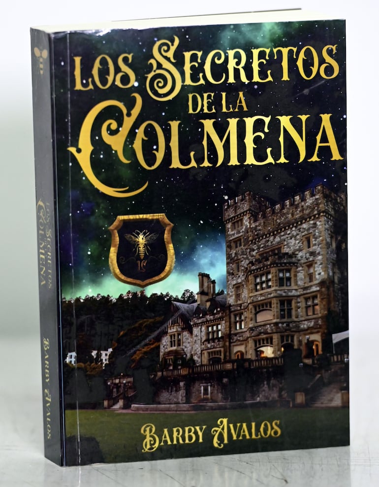 Portada de la saga número 2 de Barby Ávalos, Los Secretos de La Colmena.