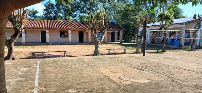 Local de la Escuela Básica N° 5374 Gral. José Eduvigis Diaz piden reposición de rubros docentes.