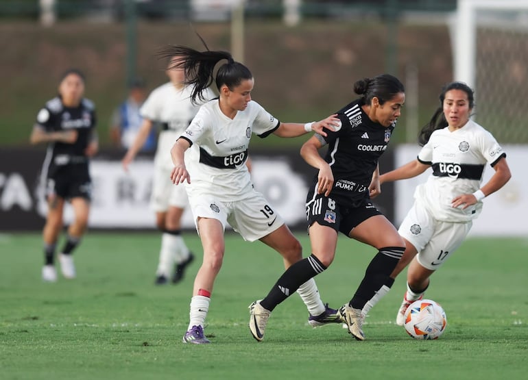 Olimpia derrotó a Colo Colo en el debut en la Copa Libertadores