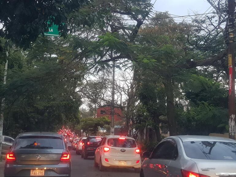 Acceso al microcentro de Asunción está totalmente congestionado