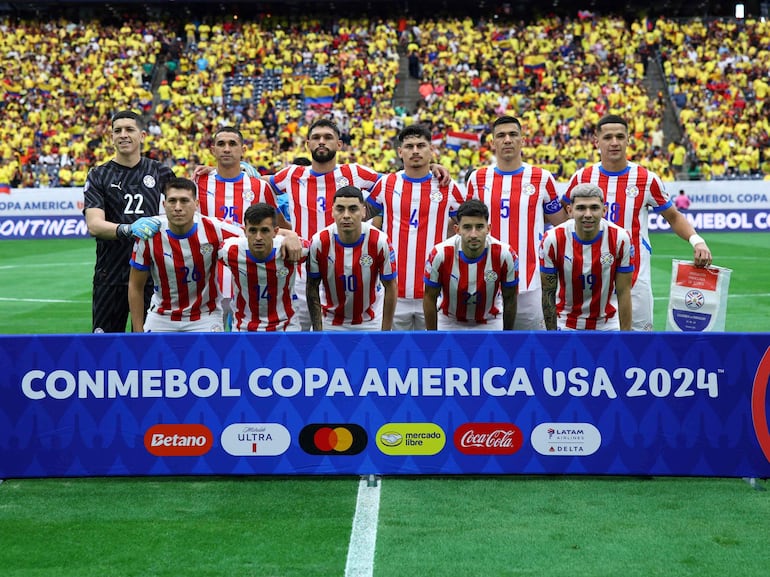 Los jugadores de la selección posan para la fotografía previa al partido frente a Colombia por la primera fecha del Grupo D de la Copa América 2024 en el NRG Stadium, en Houston, Texas.