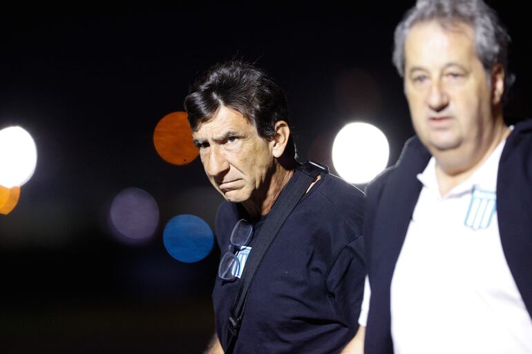 Gustavo Costas (i), entrenador de Racing Club