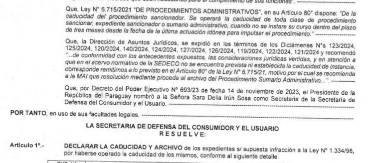 Parte del documento por el cual se declaró la caducidad de la denuncia.