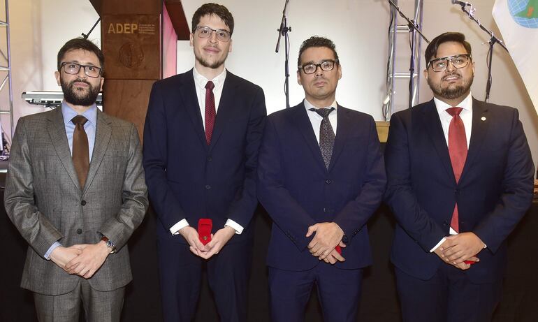 Juan Baruja, Álvaro González, Ernesto Giménez y Christian González.