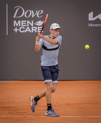 Álvaro Frutos  avanza en el Pascuas Bowl.