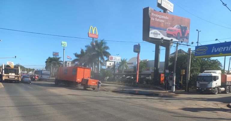 El MOPC comenzó a reparar el carril exclusivo de buses de la ruta PY03.