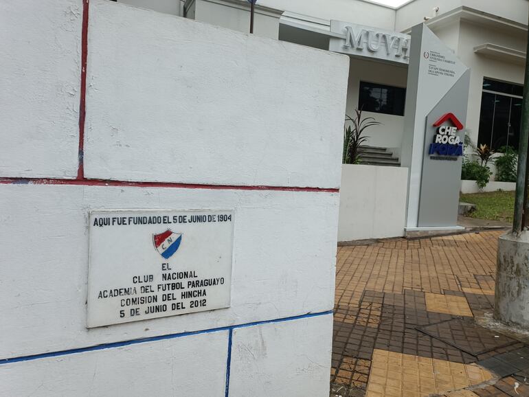 En el sitio donde se habilitó la oficina de Che Róga Porã fue fundado el Club Nacional, la Academia.