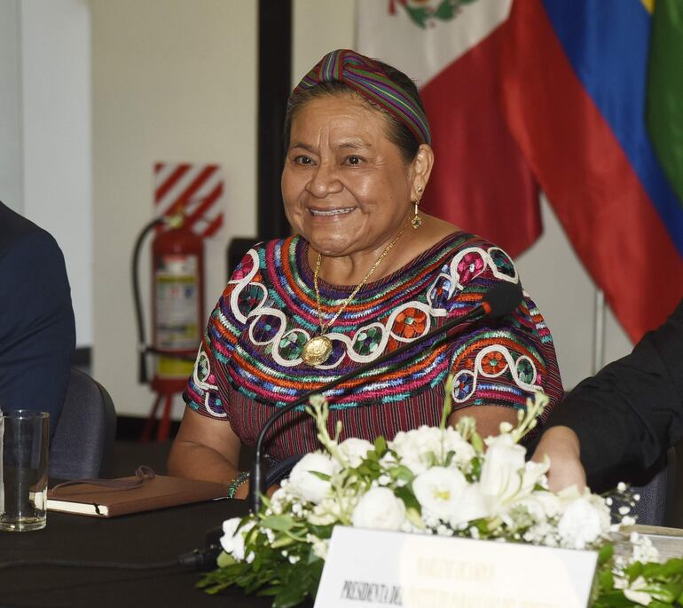 La activista premio Nobel de La Paz, Rigoberta Menchú, presente en la Reunión de Autoridades sobre Pueblos Indígenas del Mercosur (Rapim), esta tarde en Asunción.