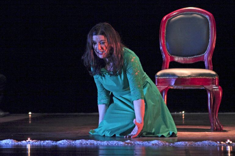 Carmen Briano en "La mujer del don".