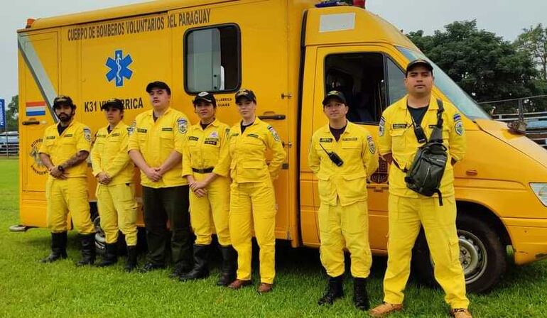 Miembros del Cuerpo de Bomberos de Villarrica - K-31.