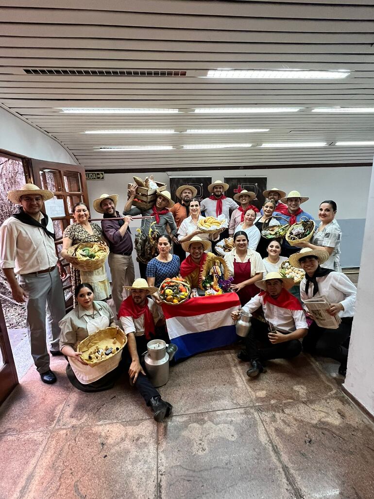 Los artistas llevaron la bandera paraguaya en alto y disfrutaron de sus presentaciones.