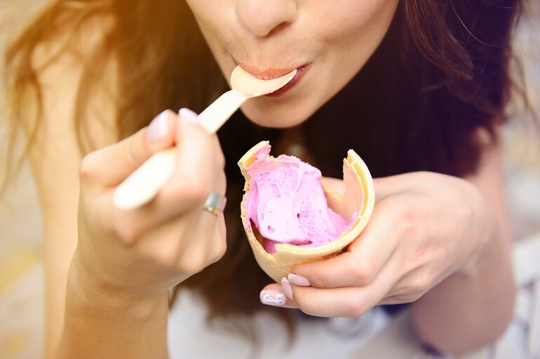 Aunque es difícil determinar exactamente cuándo y dónde nació el helado, su origen se remonta a miles de años atrás.